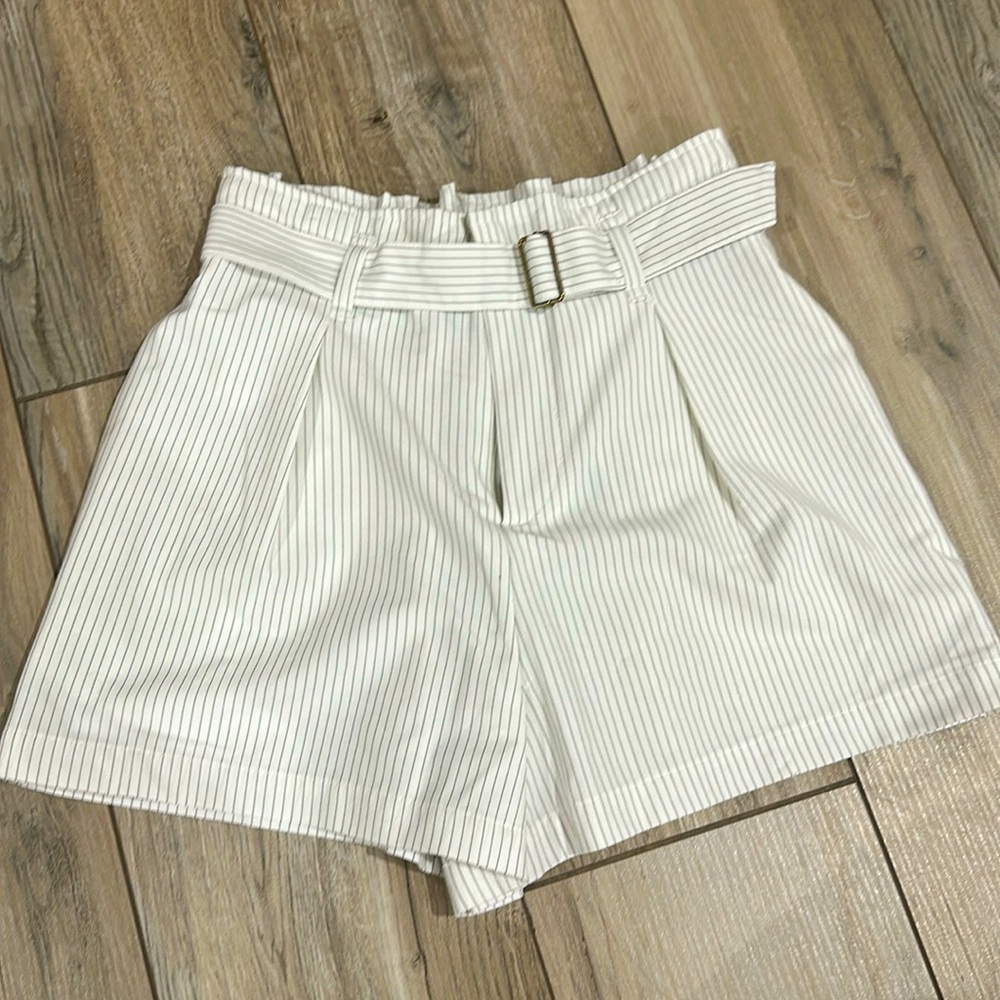 Cute belted paper bag shorts